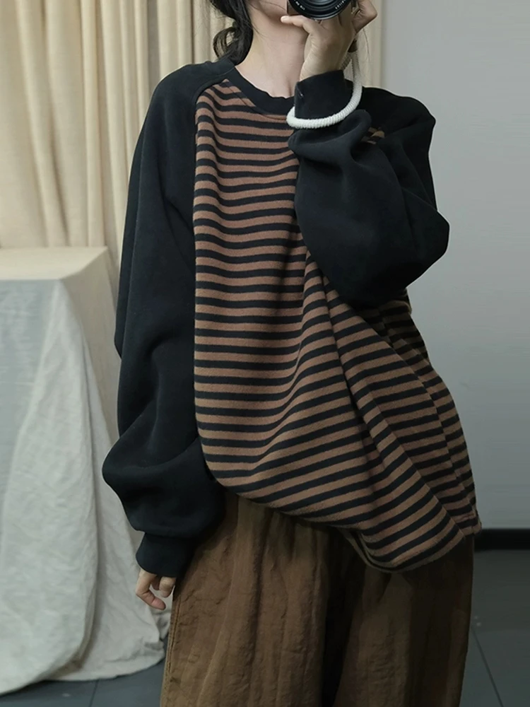 Bluza z kapturem na jesień i zimę, ocieplana polarem, oversize, z odkrytymi ramionami, w paski, koreańska moda, artystyczna, oryginalna, duże rozmiary.