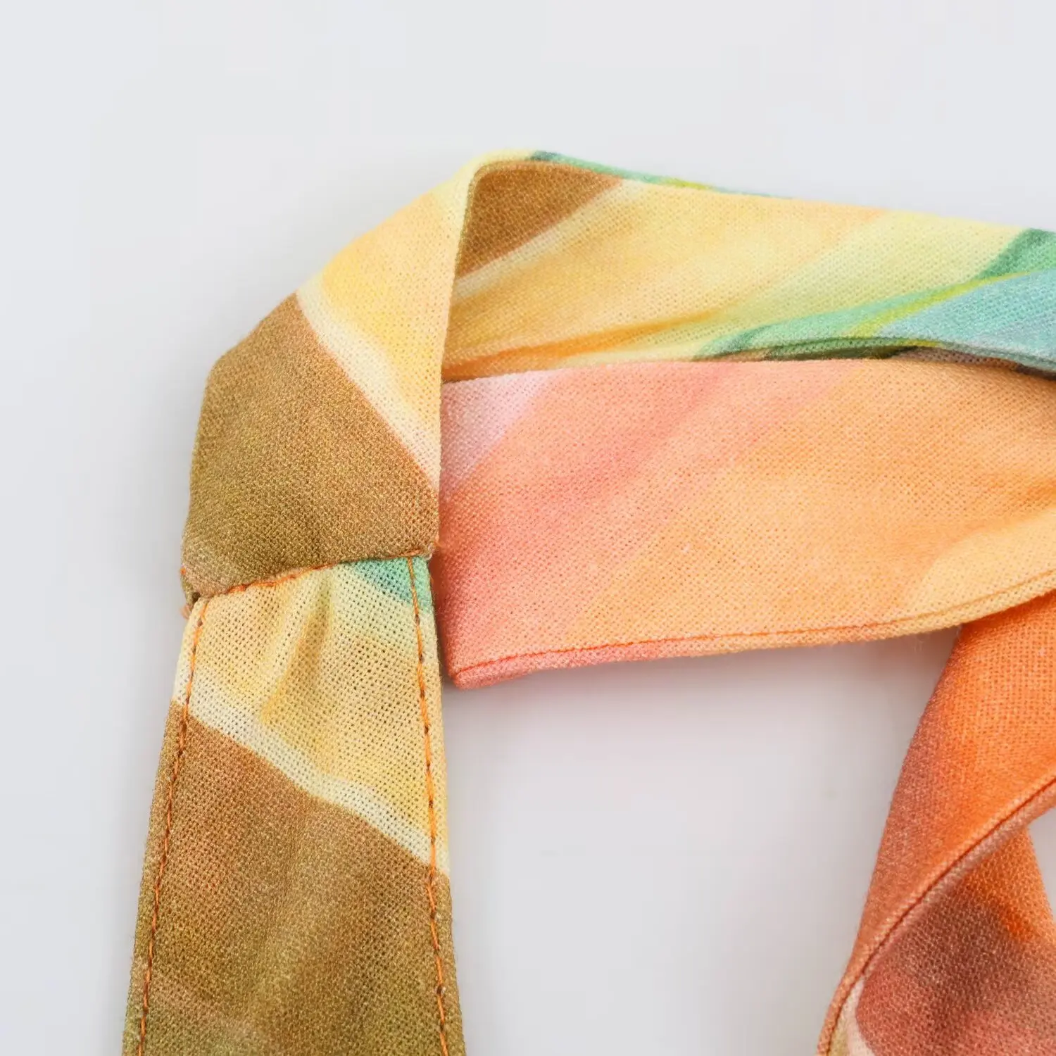 BSAY Damen-Maxikleid mit Neckholder, V-Ausschnitt, bunter Chevron-Streifendruck, ärmellos, langes Kleid mit Rückenbindung, Sommer-Strandurlaub-Sonnenkleid – Detail 4