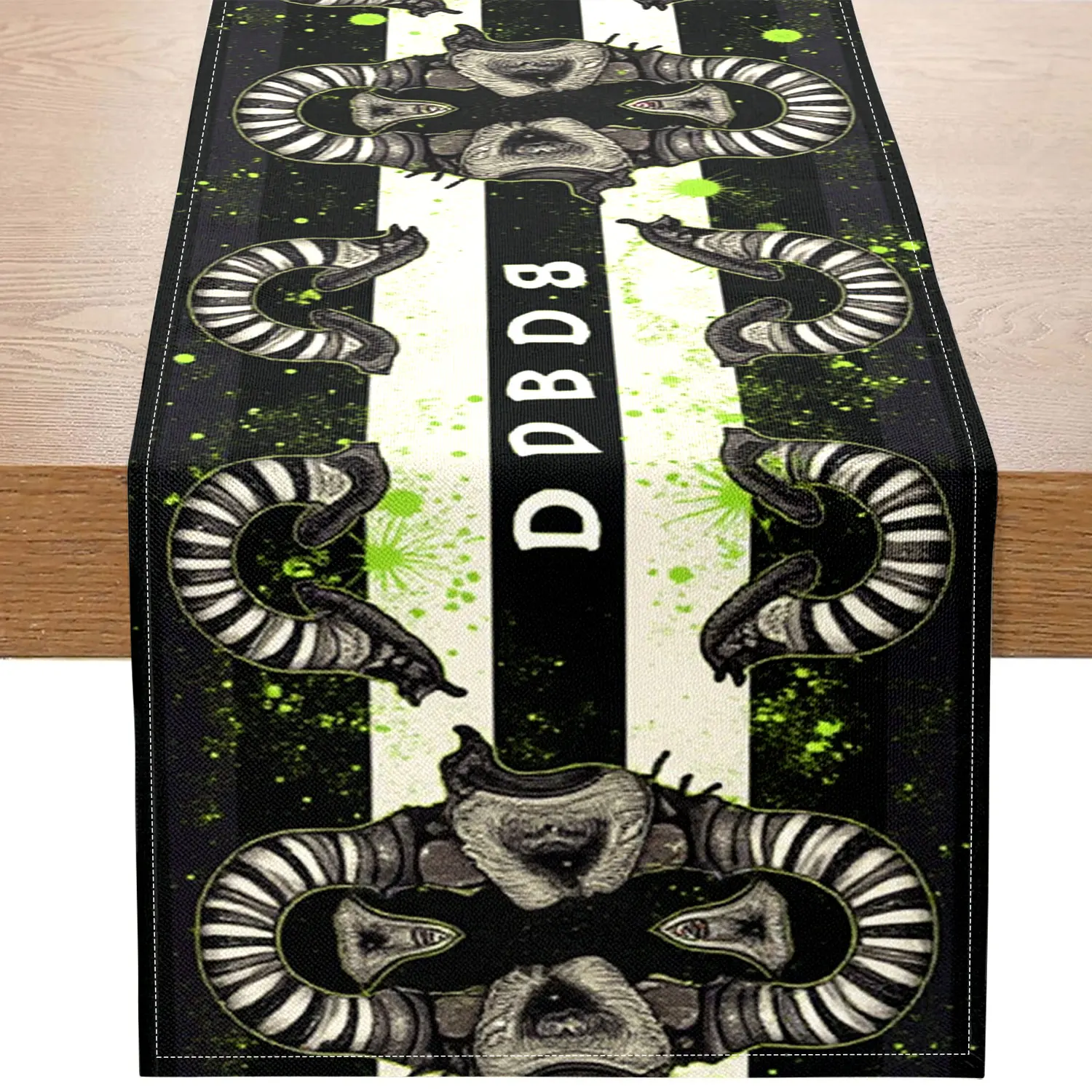 

1 Piece of Dark-Style Art-Themed Table Runner, Decorated with Black and White Patterns, Fluorescent Green Splatter Ink, and Artistic Fonts, Suitable for Dark-Style Decoration and Personalized Spaces