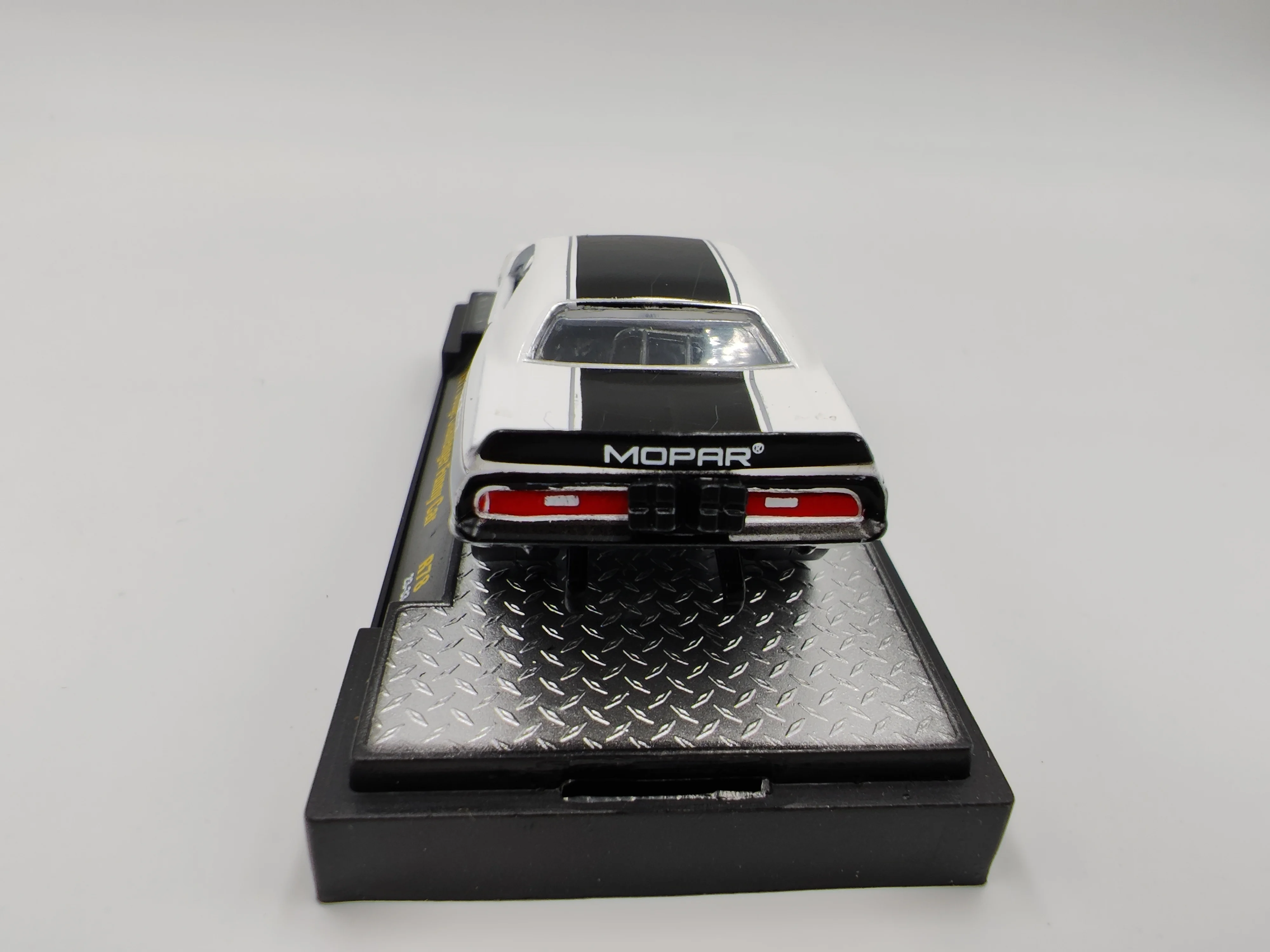 M2 Machines 1:64  1971 Dodge Challenger Funny Car Collection die cast alloy car model decoration gift