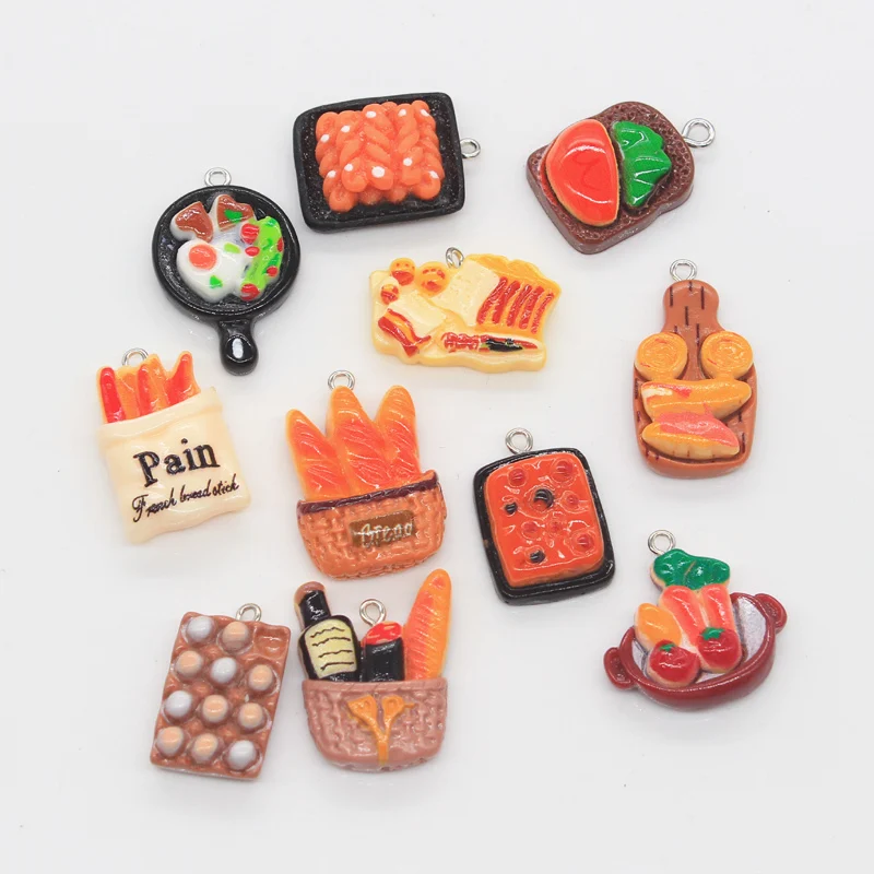 10 Stück Charms mit Lebensmittel-Motiven wie Pommes Frites, Brot, Würstchen, 20-40mm Anhänger für Bastelarbeiten, handgemachter Schmuck, DIY für Ohrringe und Halsketten