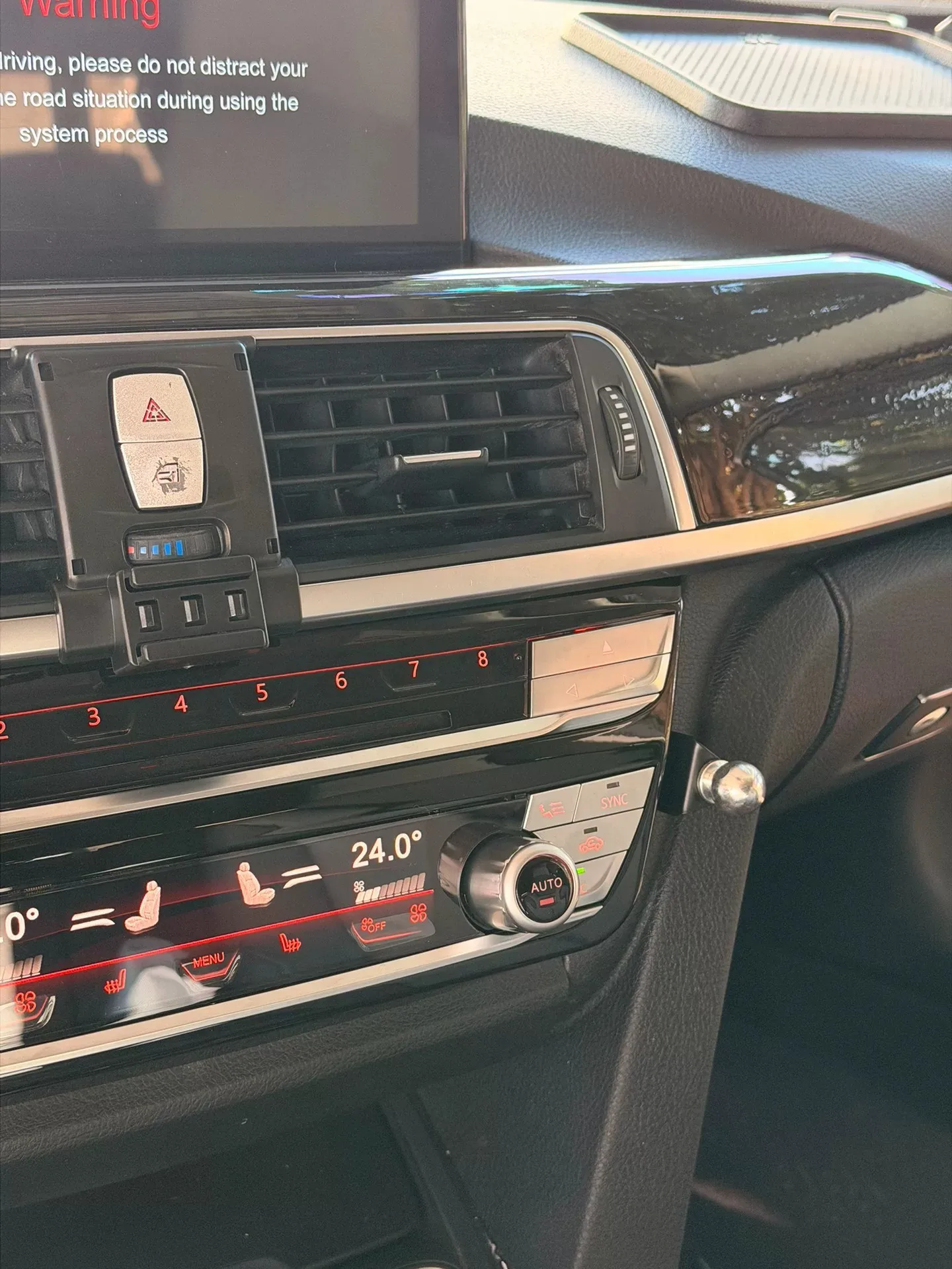 OEM+ Design Magnetische Handyhalterung Montage-Kits für BMW 3er 4er Serie F30 F31 F32 F33 M3 F80 M4 F82 F83 LHD 2012-2020 – Detail 12