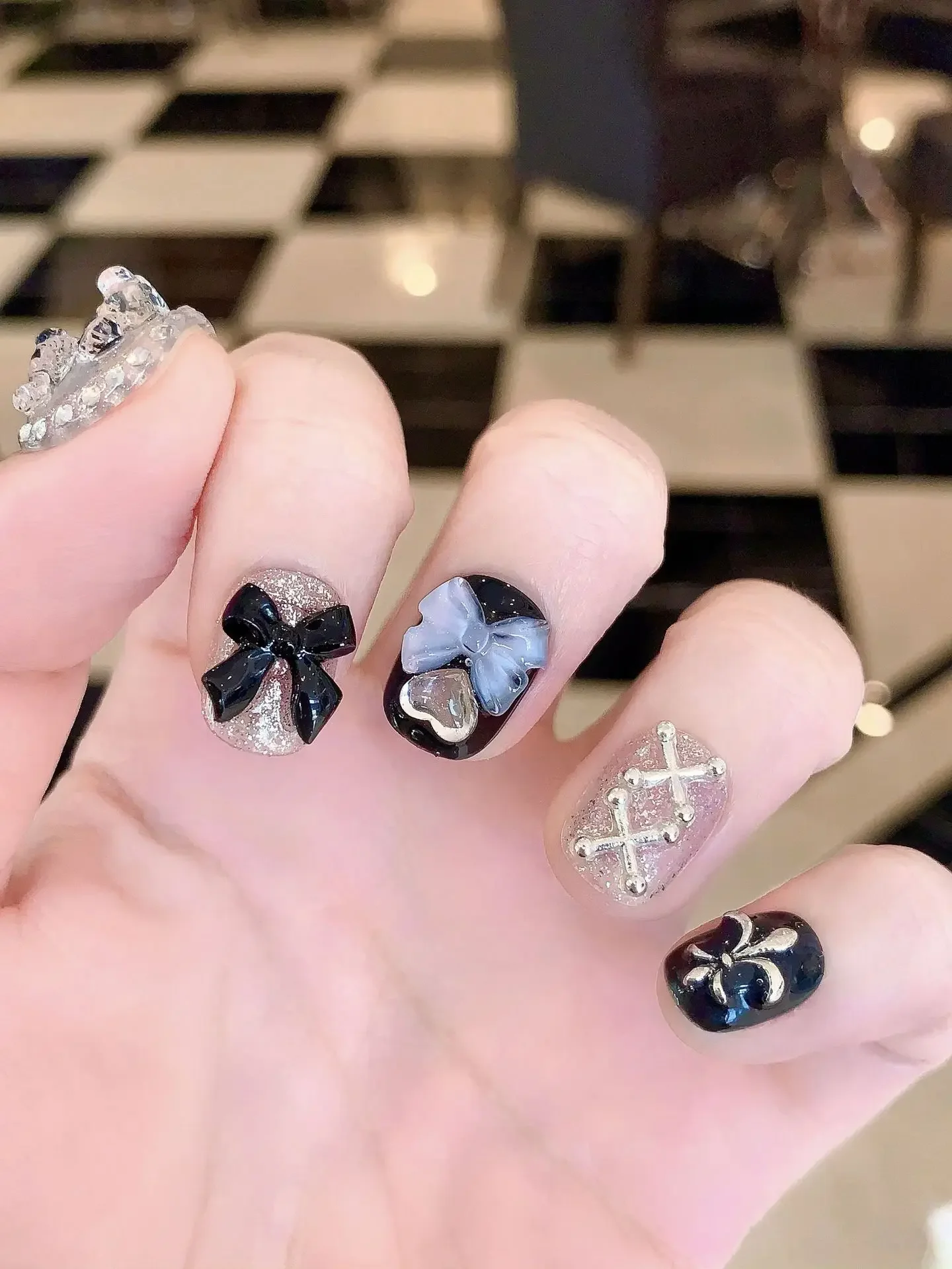 クマの形をした透明なレースのネイルパッチ,10個,取り外し可能な弓,きらびやかなダイヤモンド,ダークロリータ,手作り