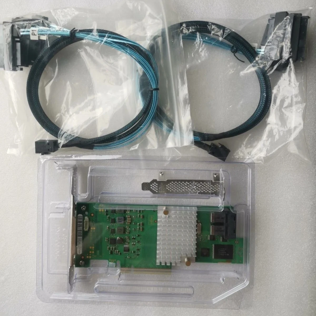 Fujitsu LSI SAS3008 9300-8i HBA Controller 12Gbps IT Mode TrueNAS+8482 SAS cable