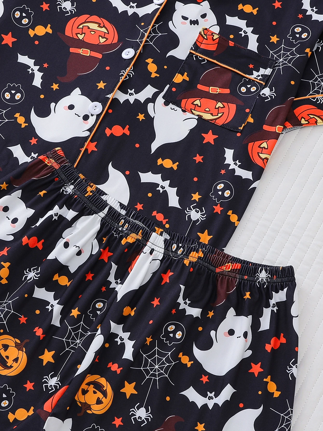 Halloween pumpkin bat print pajama set for women comfy short-sleeved roll-neck shirt and loose shorts loungewear for women