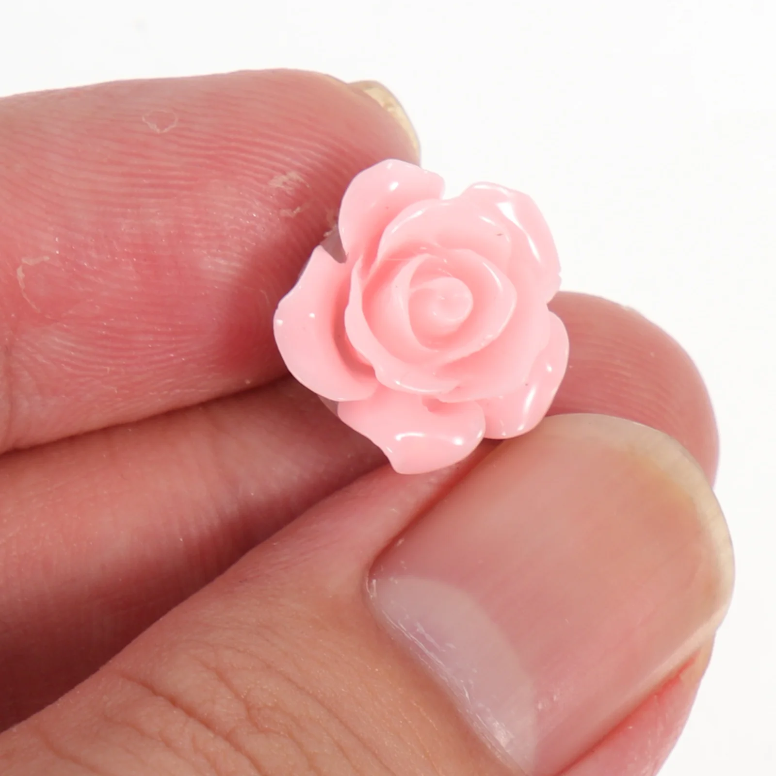 30 Pcs Multifunction Rose Pushpin Cubicle Decor Plastic Reusable Thumbtacks Shaped