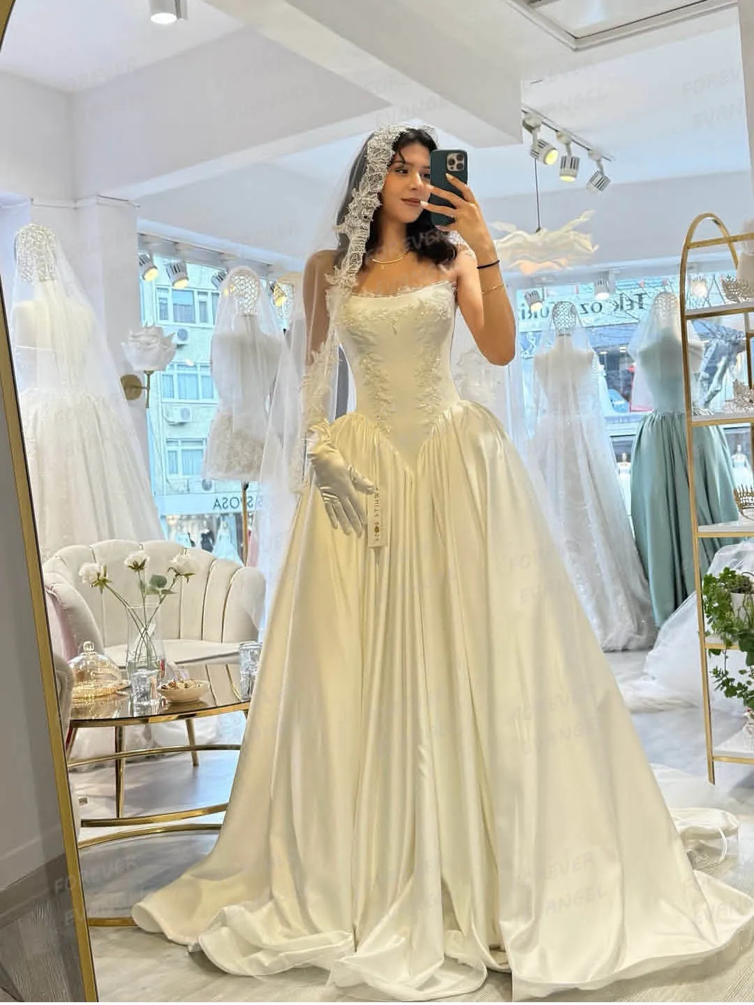 Simple Boat Neck Wedding Dresses Woman's A Line Lace Sleeveless Satin Bride Gowns Formal Customized Vestidos De Novia Gloveless