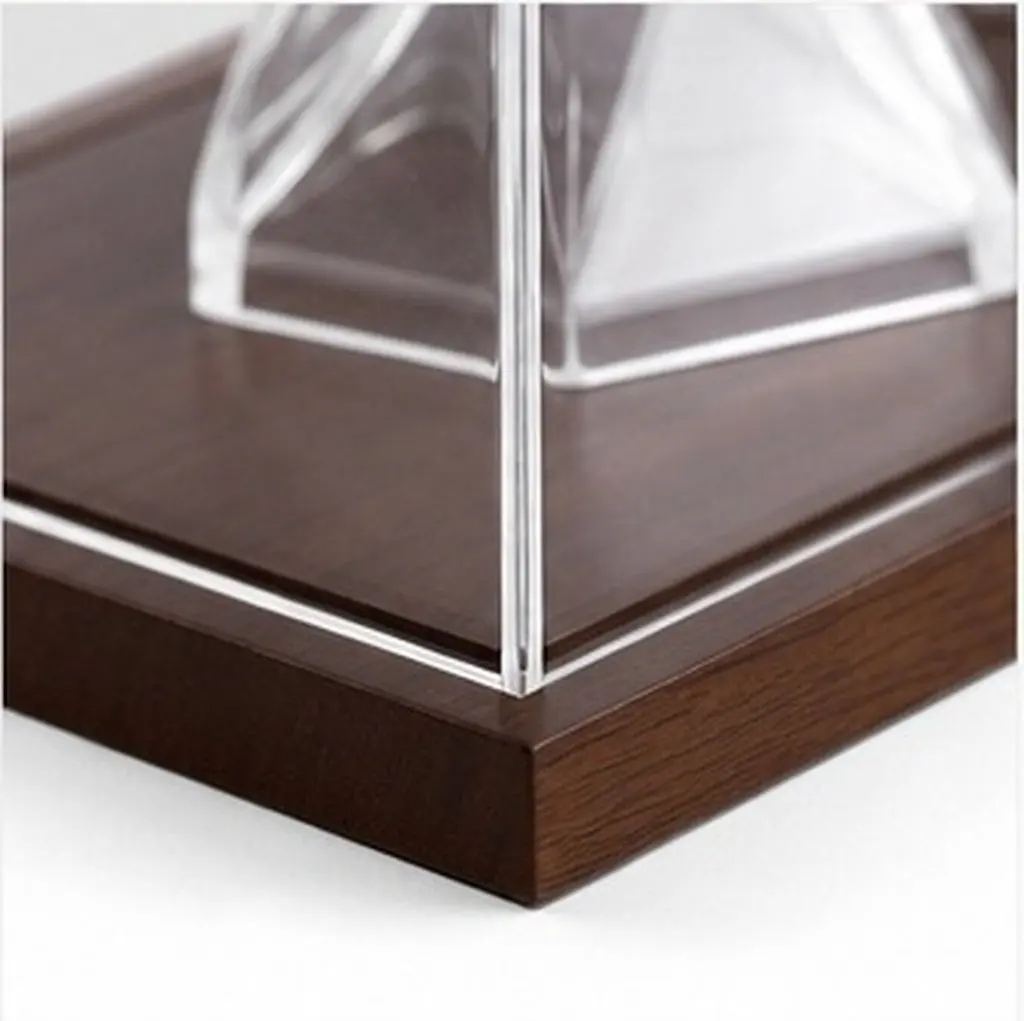 Golf Ball Display Case – Clear Acrylic Memorabilia Cube with Wooden Base, UV Protection & Dust Cover for Single Ball