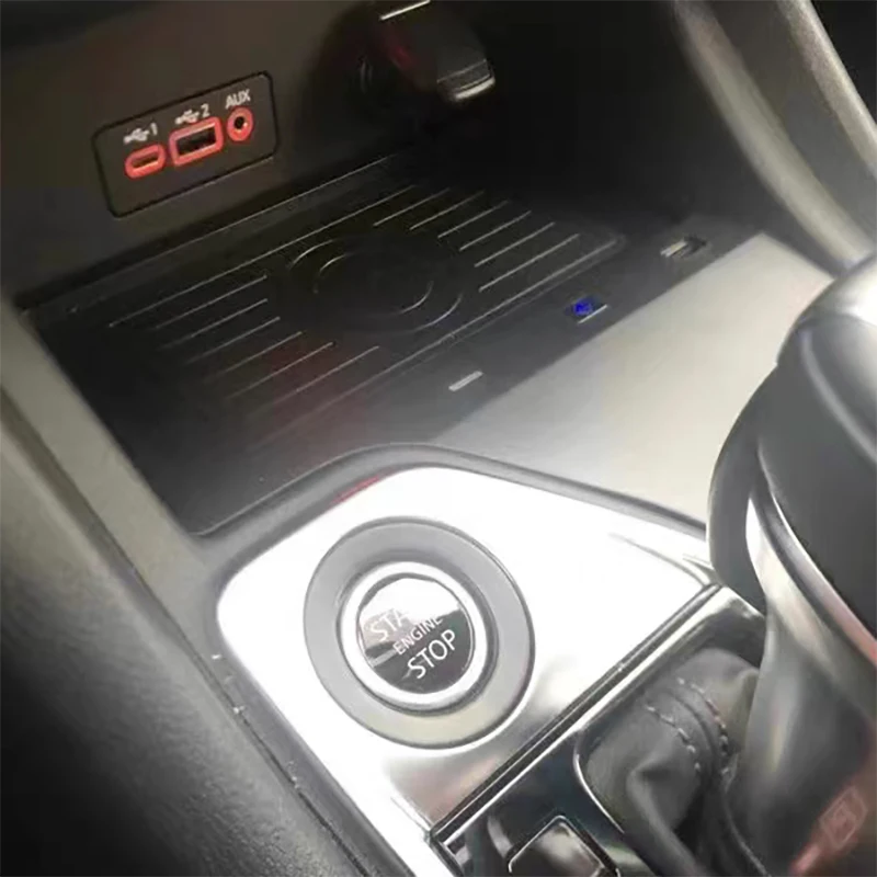 Car wireless charger for Nissan Sylphy Sentra 2020 2021 2022 2023 wireless phone charger charging pad plate charging holder