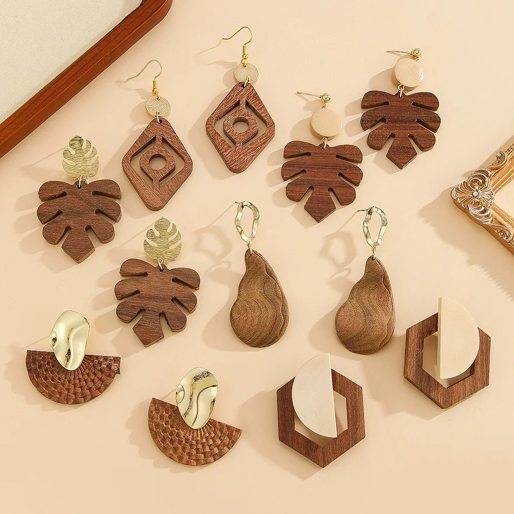 Cross-border explosion exaggerated metal splicing wooden earrings caramel geometric stud earrings women's retro temperament fash