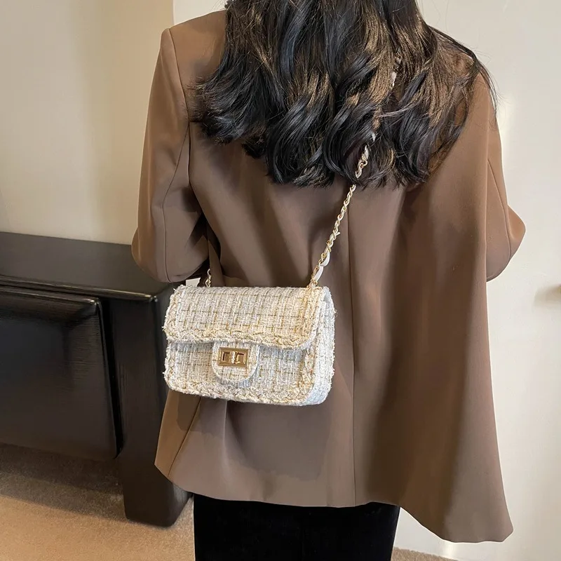 

Ladies Premium Handbag with Luxury Finish Retro Monogram Shoulder Bag for Elegant Everyday Appearance