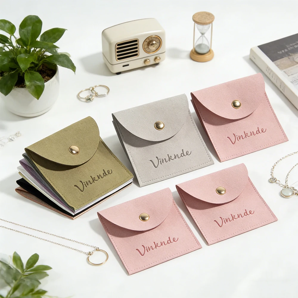 

100Pcs 6x6cm Custom Logo Bulk Snap Envelope Flap Microfiber Jewelry Bag Suede Velvet Ring Earring Wedding Gift Packaging Pouch