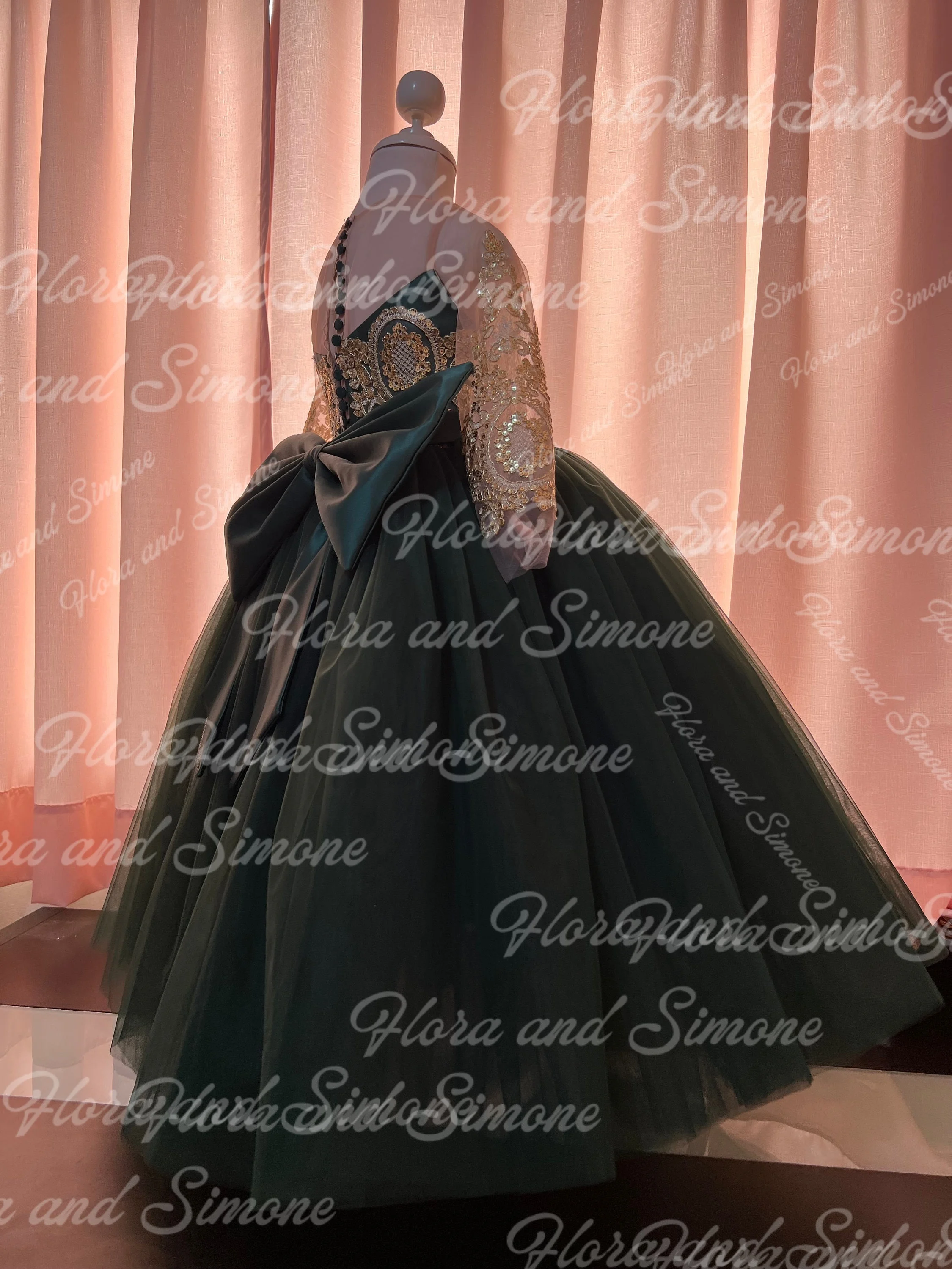 customized  Gorgeous Green Flower Girls Dress Wedding Dresses Gold Appliques Kids Birthday Party Dresses Evening Gowns Parties