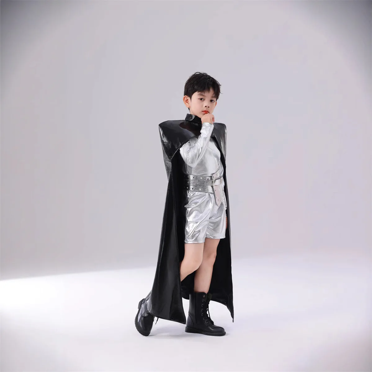 Boy Future Technology Model Catwalk Children Car Model Punk Wind Sun Child Star Catcher Gale Locomotive Performance view 3