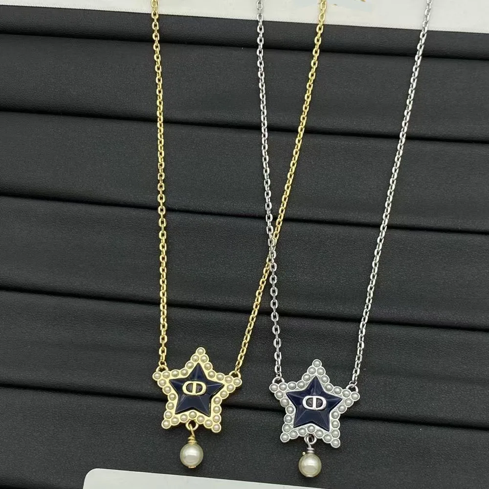 

2025 new fashion creates glittering pentagram necklace suitable for women's high quality exquisite charm holiday jewelry gifts