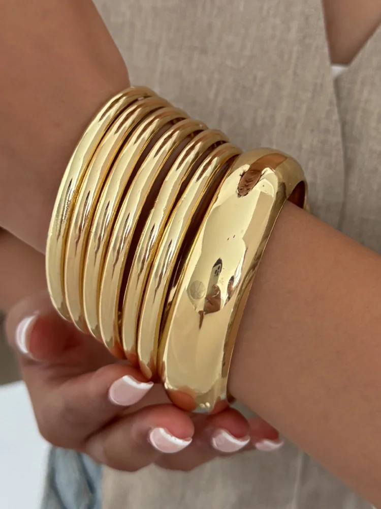 

mat Cold Tone Metal Ring Bracelets Set Faionable Exaggerated Staable round Ring Wrist Jewelry for Women