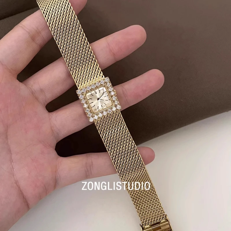 

Elegant Women's Bracelet Style Exquisite Diamond Watch Female Retro Luxury Gold-plated Wristwatch Waterproof Ladies Clock Gift