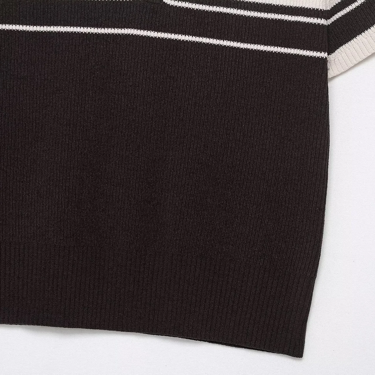 เสื้อโปโลแขนสั้นสไตล์ยุโรป ลายทาง หลวมๆ  แบบถัก  เสื้อผ้าผู้หญิง  เสื้อยืดแขนสั้น  แบบต่อผ้า  เสื้อถักไหมพรมผู้หญิง