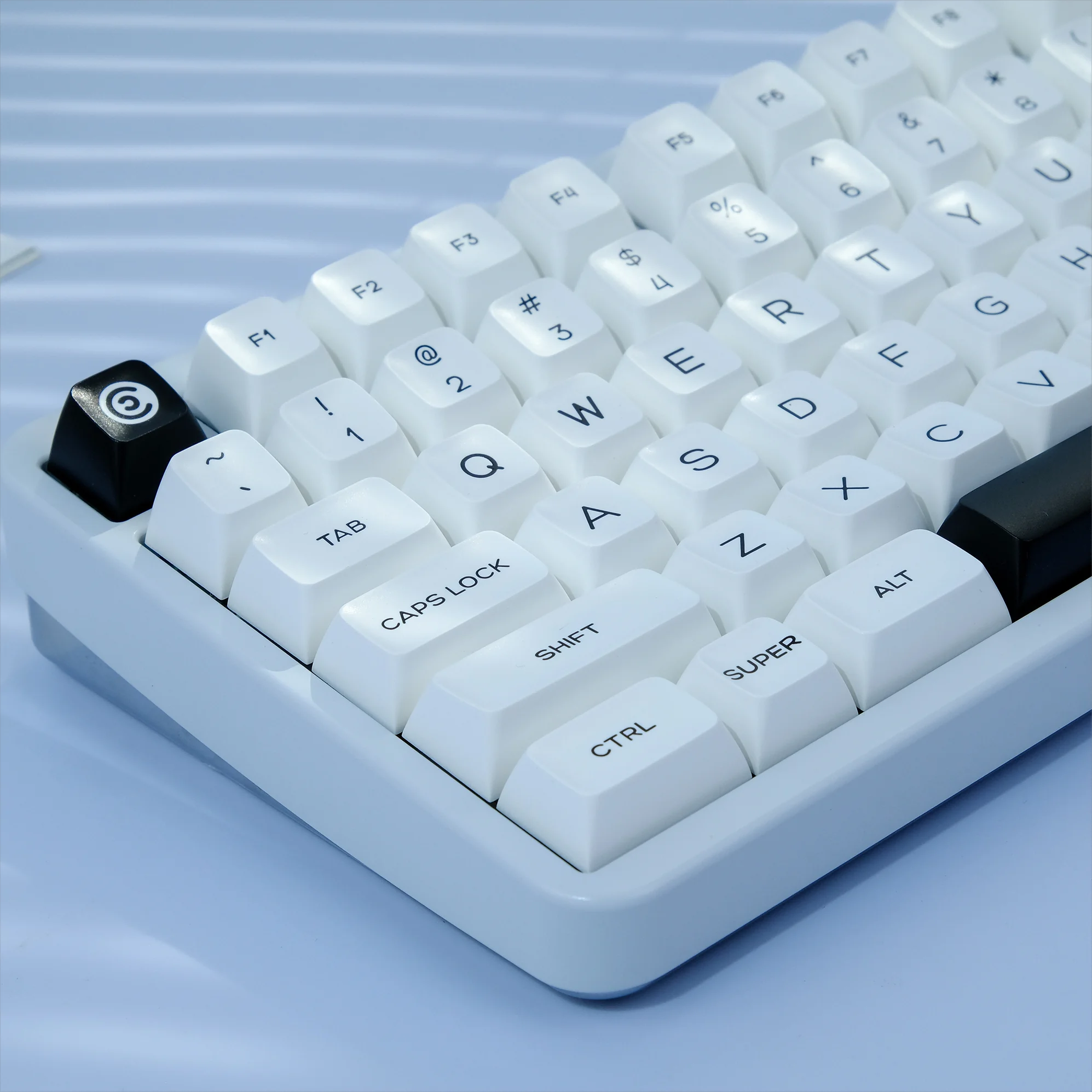 Imagem -04 - Gmk Double Shot Pbt Keycaps Clone Wob Bow Eva02 Sock Gift Perfil Qxa Teclado Mecânico Layout Iso Gaming Alice