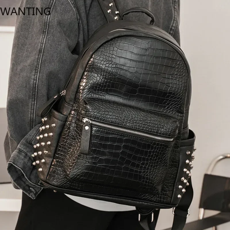

Alligator Pattern Rivet Backpack Men Fashion Design Computer Bag Student School Bag Men's Backpack Couple Bag Travel Backpack
