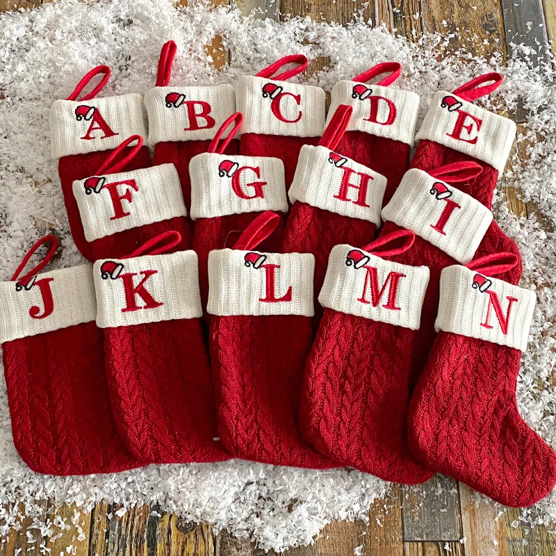 Grün/Rote Weihnachtsstrümpfe, gestrickte Weihnachtssocken 2026, Weihnachtsfeier-Dekoration, A-Z Buchstaben-Stricksocken, Navidad Neujahr 2027 – Detail 1