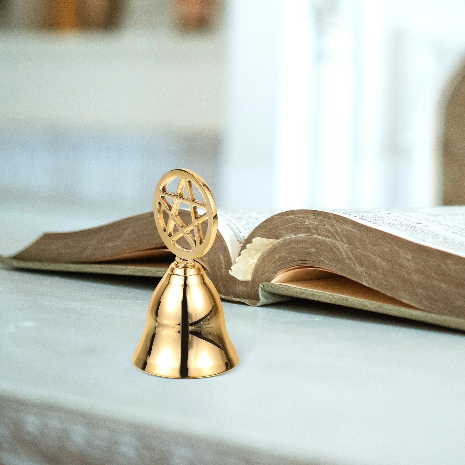 قسط النحاس يده جرس براعة مفصلة أنيقة نظرة مذبح طقوس ديكور جرس لحفل العرافة زخرفة المنزل