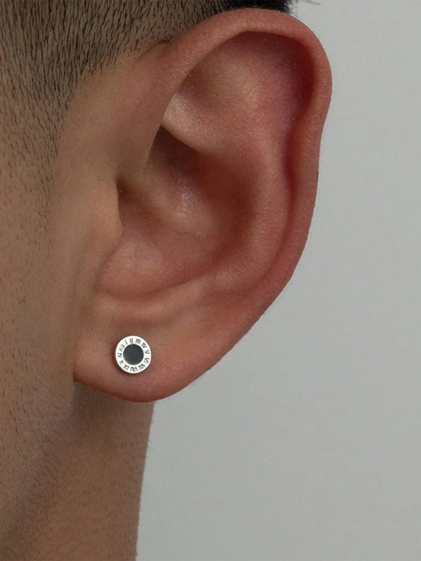 

Men Round Stud Earrings For Jewelry Gift And Party