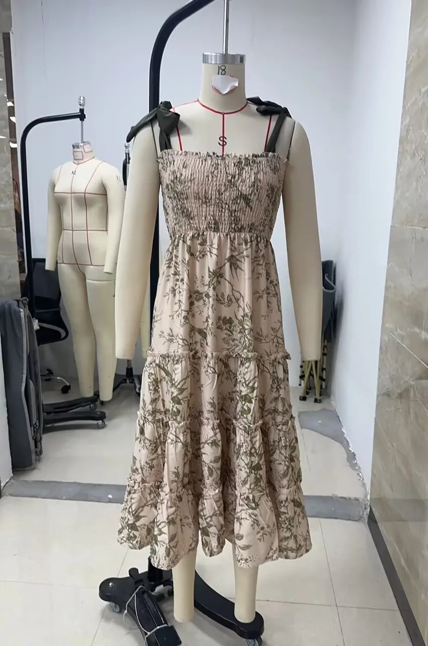 Abiti estivi da donna con stampa floreale Elegante abito a trapezio con volant e smock senza maniche con allacciatura sulla spalla