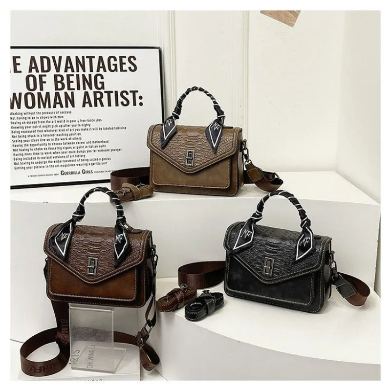 fashionable-diaper-bag-ladies-large-capacity-solid-color-shoulder-bag-luxury-brand-crossbody-purse-for-commuter-casual-style