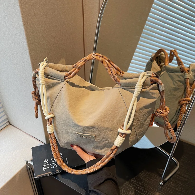 

2026 New Women's Crossbody Bag Fashion High Quality Nylon Handbag Solid Color Versatile Large Capacity Storage Commuter Bag