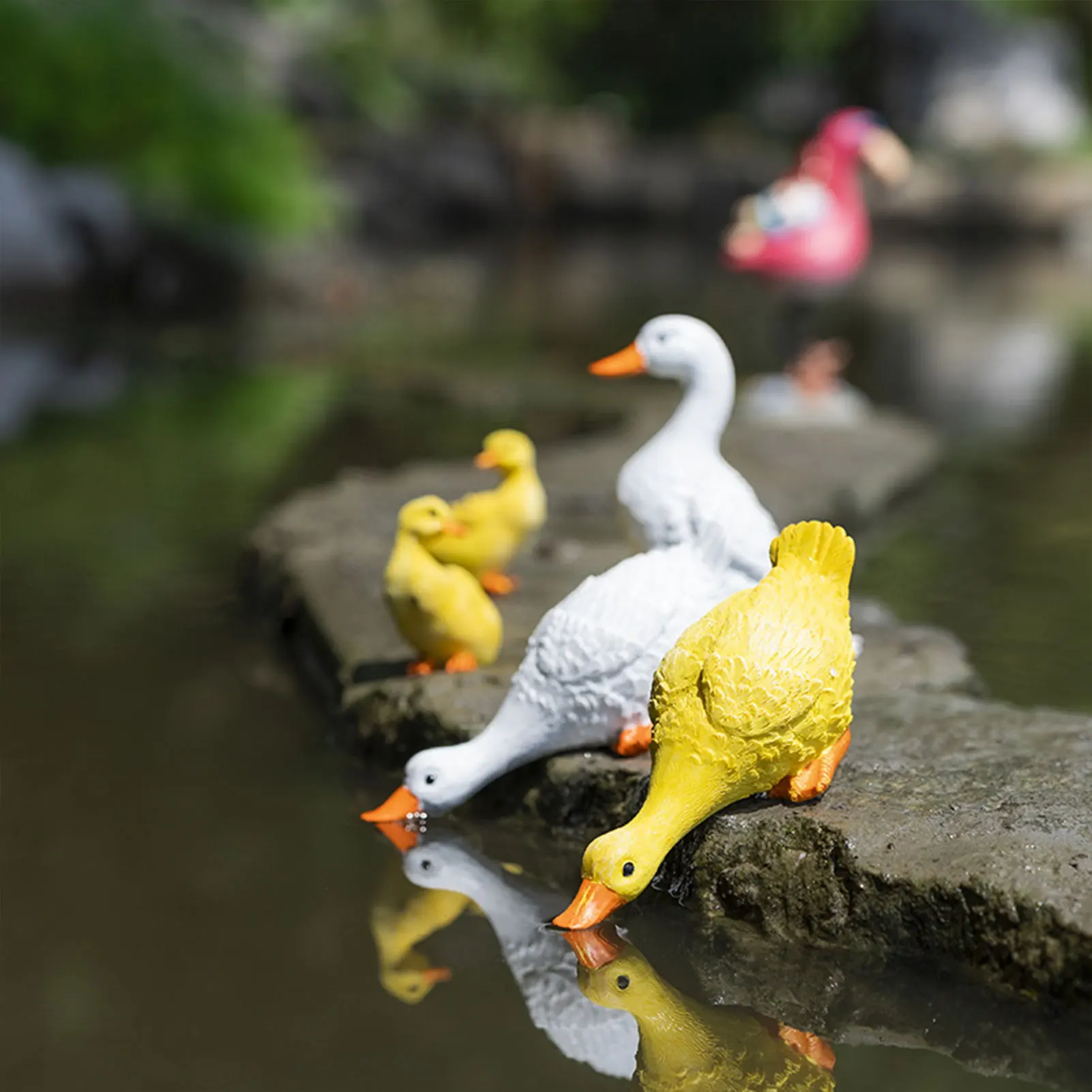 Cute Duck Resin Garden Statue Backyard Pond Ducks Decoration Bird Sculpture Indoor Outdoor Yard Decor Pond Lawn Ornament