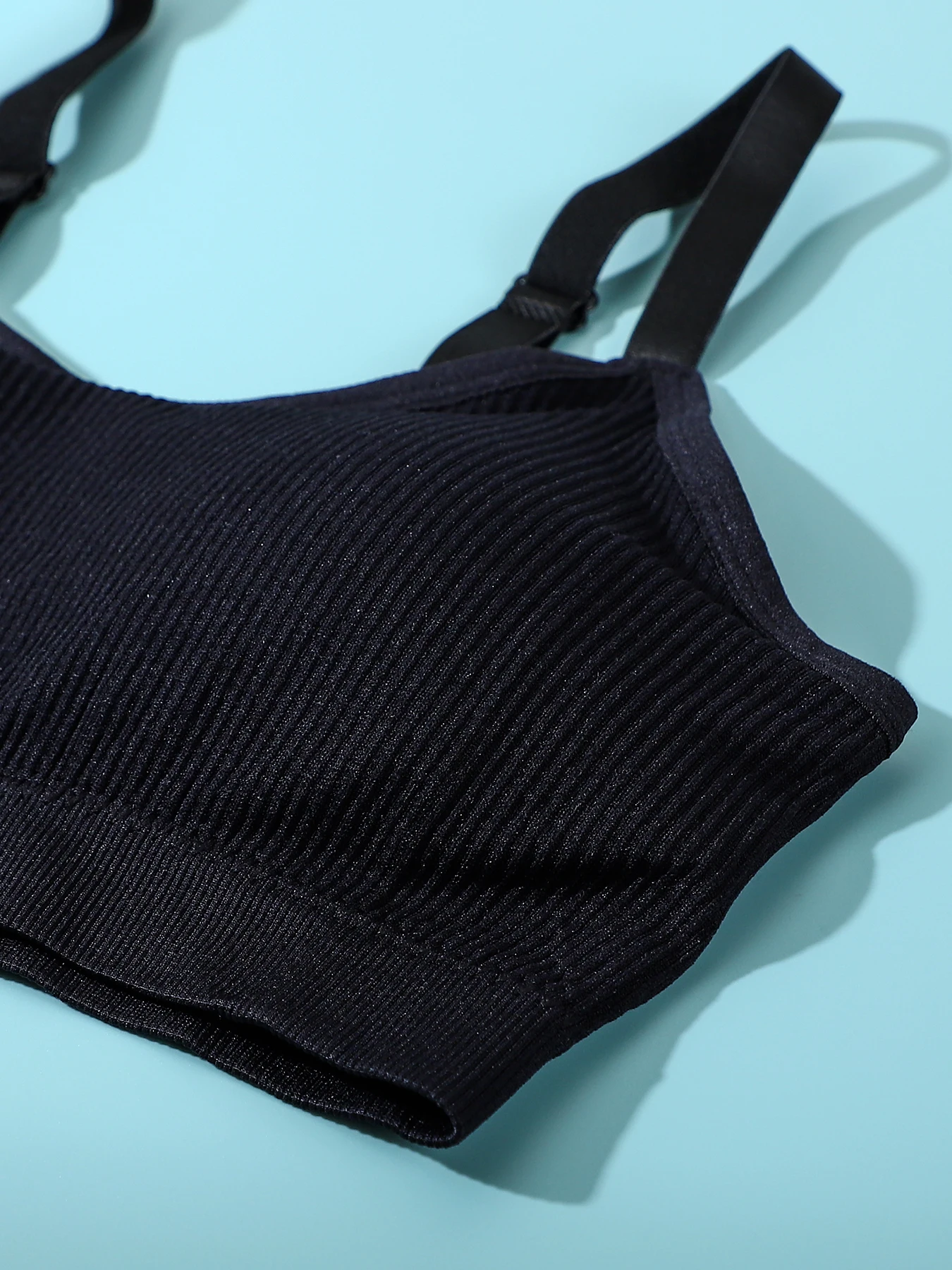 3-Pack - Women's Sports Bra - Cross Style - Fits Body Curves - Removable Cups - No Steel Ring Design to Reduce Chest Compression - Three-Color Set - Meets Different Style Preferences - Reduces Shaking, Suitable for Running, Yoga and Other Sports Scenes