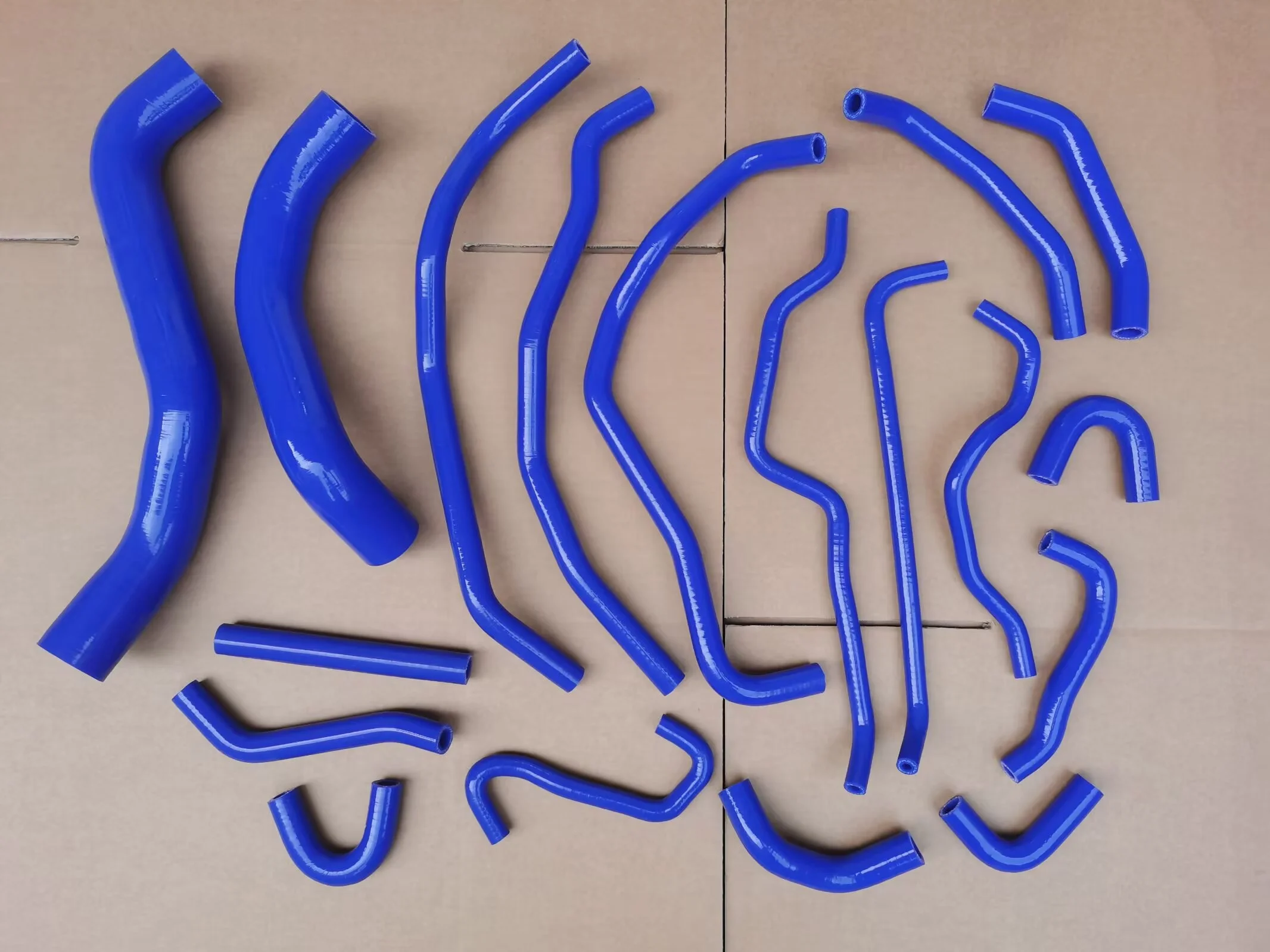 Silicone Coolant Radiator Hose For Toyota Land Cruiser VX VX-R Lexus GX460 Tundra 1UR 8 Cyl 4.6L