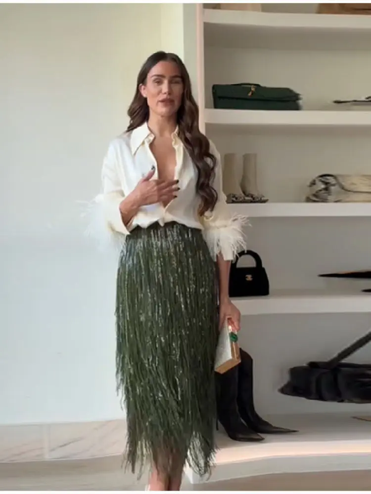 

Chic Shinny Party Vacation Faux Grass Skirt Low Waist Package Hip Green Tassel Skirt 2025 New Lady Autumn Winter Y2k Outwears