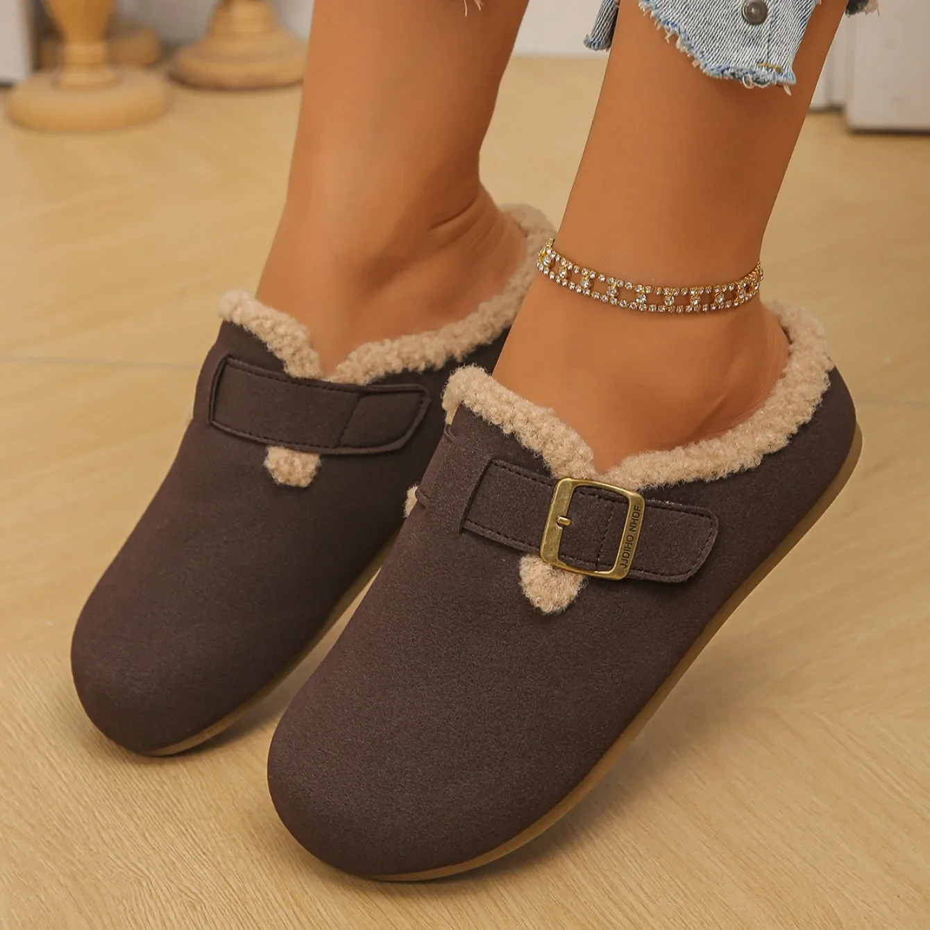 Designer-Freizeitschuhe für Damen, Winter-Hausschuhe aus Plüsch, Luxus-Damenschuhe, Modische Indoor-Fell-Slipper, Elegante Flache Schuhe in Großen Größen – Detail 7