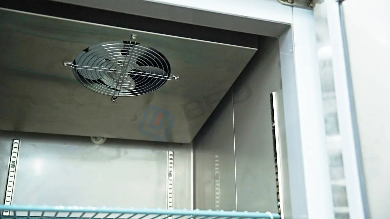 Commercial 2 Solid Door Refrigerated Cabinets Stainless Steel Vertical Chiller Snack Upright Freezer