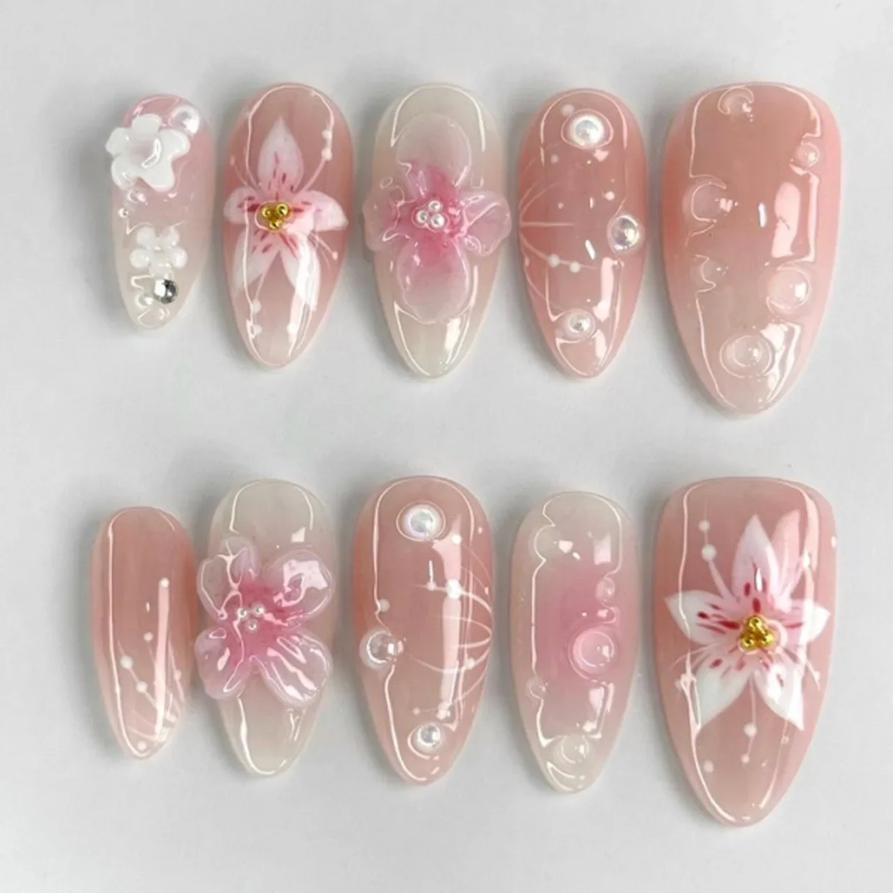 24-teiliges Mandel-Nagelset zum Aufkleben, tragbare Nagelspitzen mit Blumen-, Perlen- und Polka-Dot-Design, künstliche französische Fingernägel für Damen – Detail 5