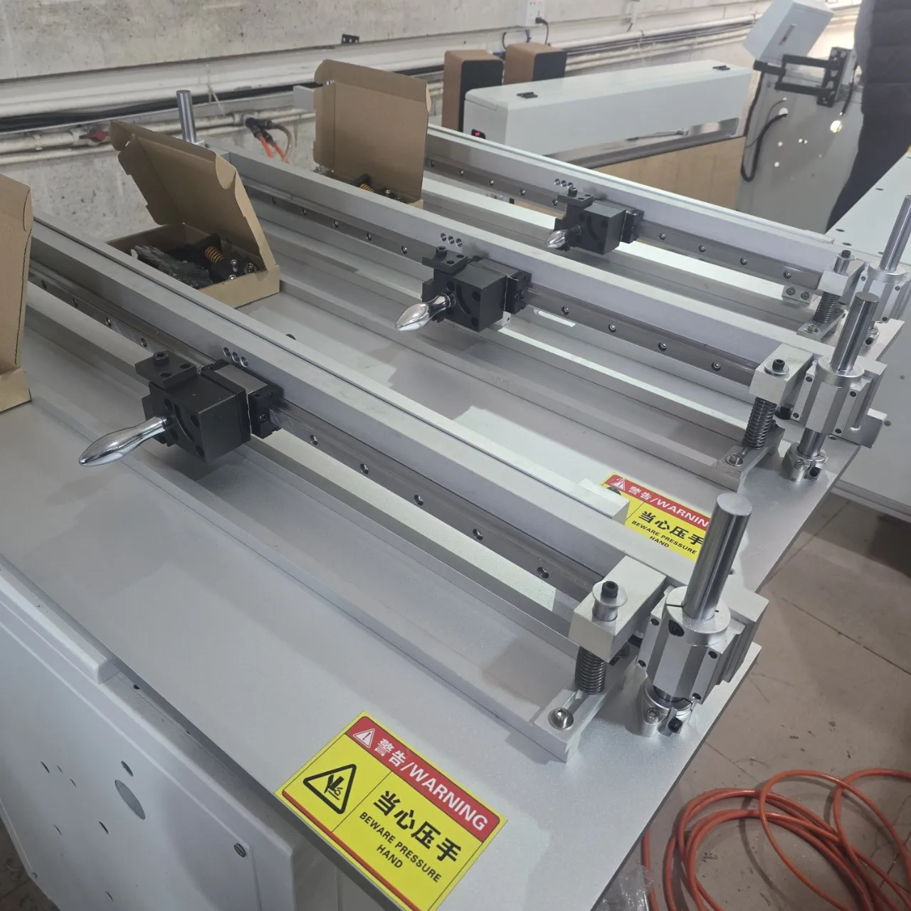

Manual V-slot proofing machine, slotting machine pvc v-slot machine