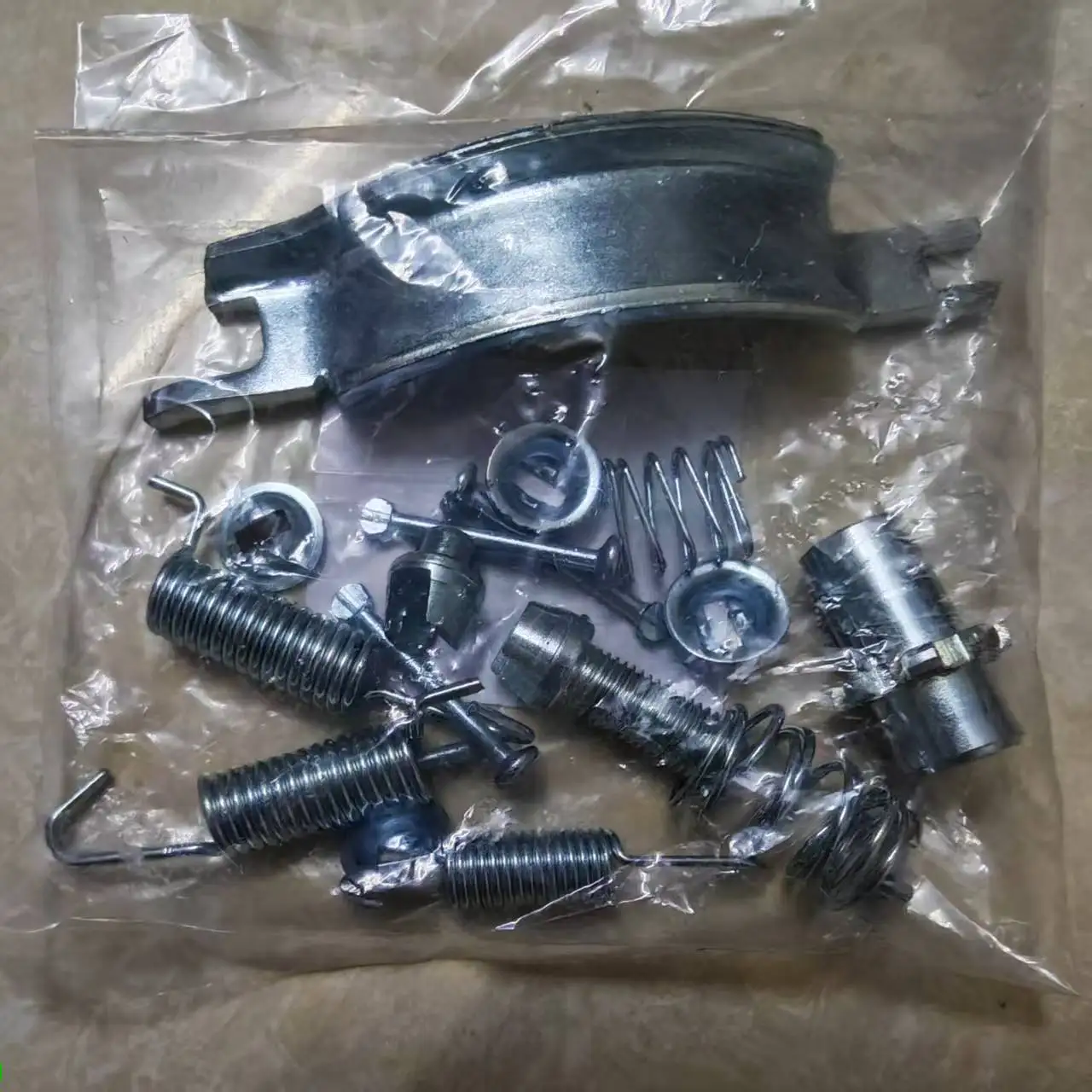5pcs Rear Hand Brake Repair Kit For Nativa Montero Sport II III L400 Pajero 2 3 4 1990-2020 MB858542 MB858543