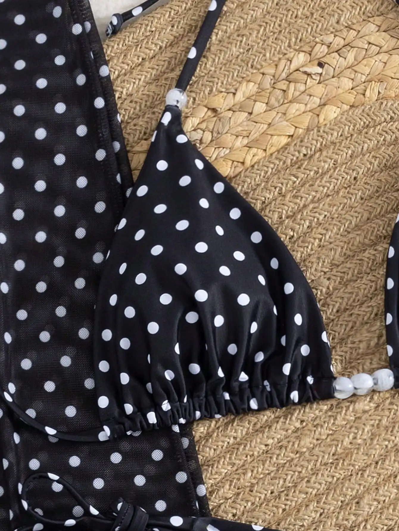 

Комплект из 3 предметов: женский летний купальник-бикини в горошек с завязками на шее и сетчатой юбкой-накидкой для пляжного отдыха