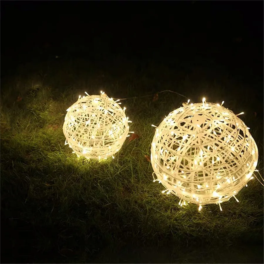 220V 20/30CM Luci a corda con sfera in rattan Luci da fata paesaggistiche sospese per esterni per giardino Cortile Festa Matrimonio Decorazioni natalizie