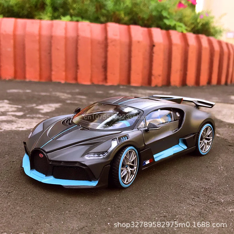 1:24 Maisto Bugatti Chiron Divo Series Model Alloy Diecast Sport Vehicle Model Collection Desktop Decoration Kids Birthday Gifts