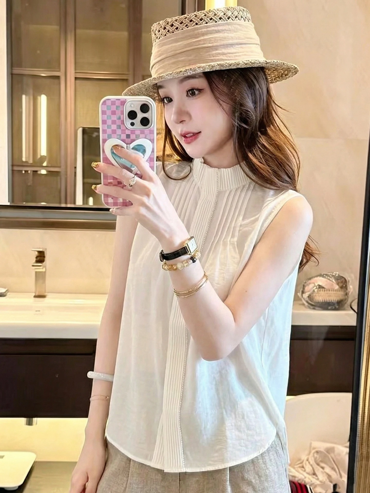 

Summer 2026 Women's Fashionable Loose Color Vest Versatile Sleeveless Top Korean Style Straight Cut Silk Blend Tank Top
