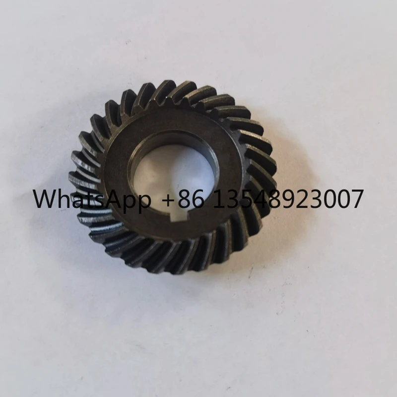 

Подходит для 2 комплектов специализированных конических шестерен для пневматического кольцерезного станка 230