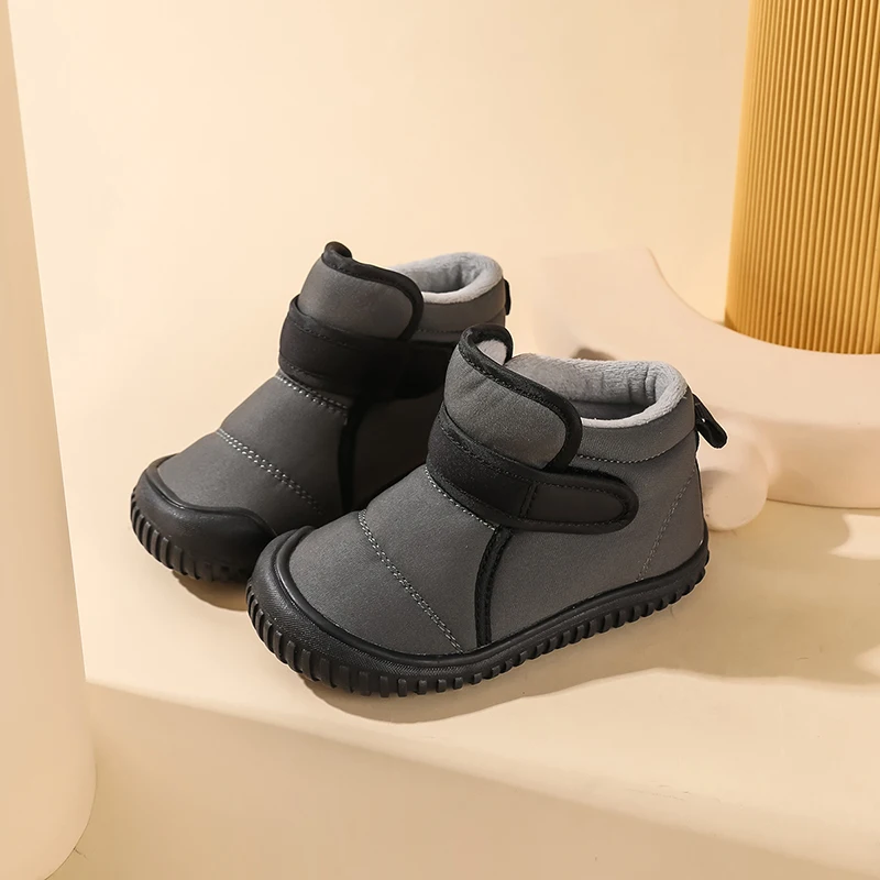 Kurze Winterstiefel für Kinder, rutschfeste, wasserdichte, weiche Plüschschuhe für Mädchen und Jungen, warme, wasserdichte Kindersneaker – Detail 12