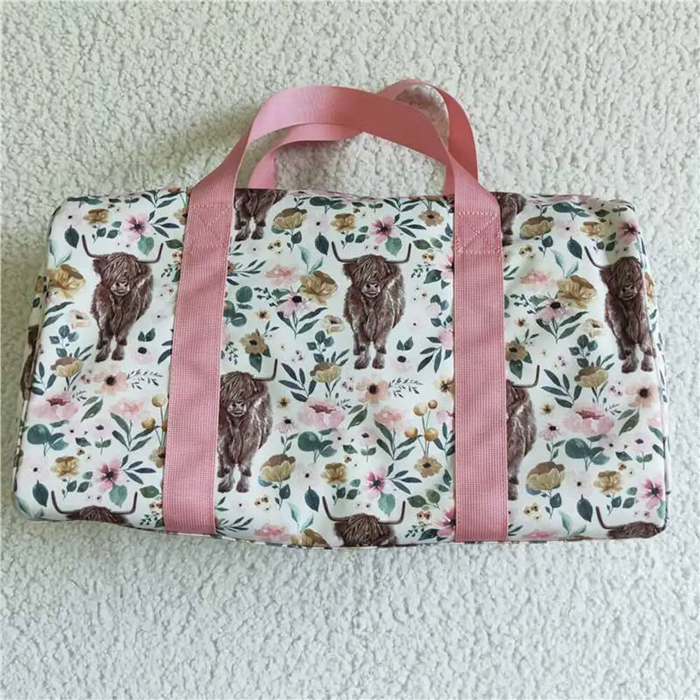 

Highland Cow Print Travel Bags Fashionable Luggage Organizer Handbag for Women18.5*11.2*7.9 inches