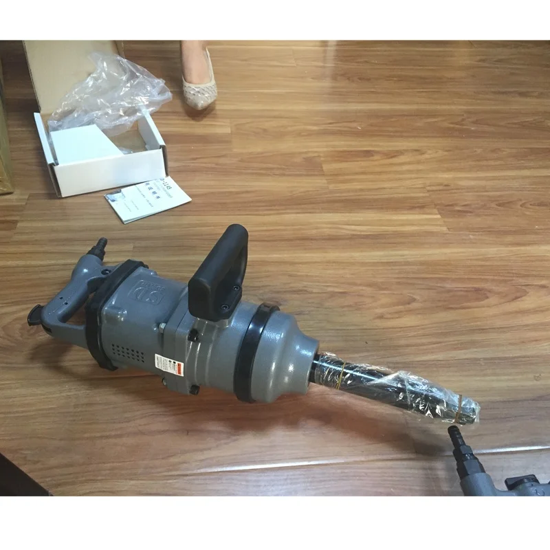 Strumento pneumatico per avvitatore ad aria per impieghi gravosi