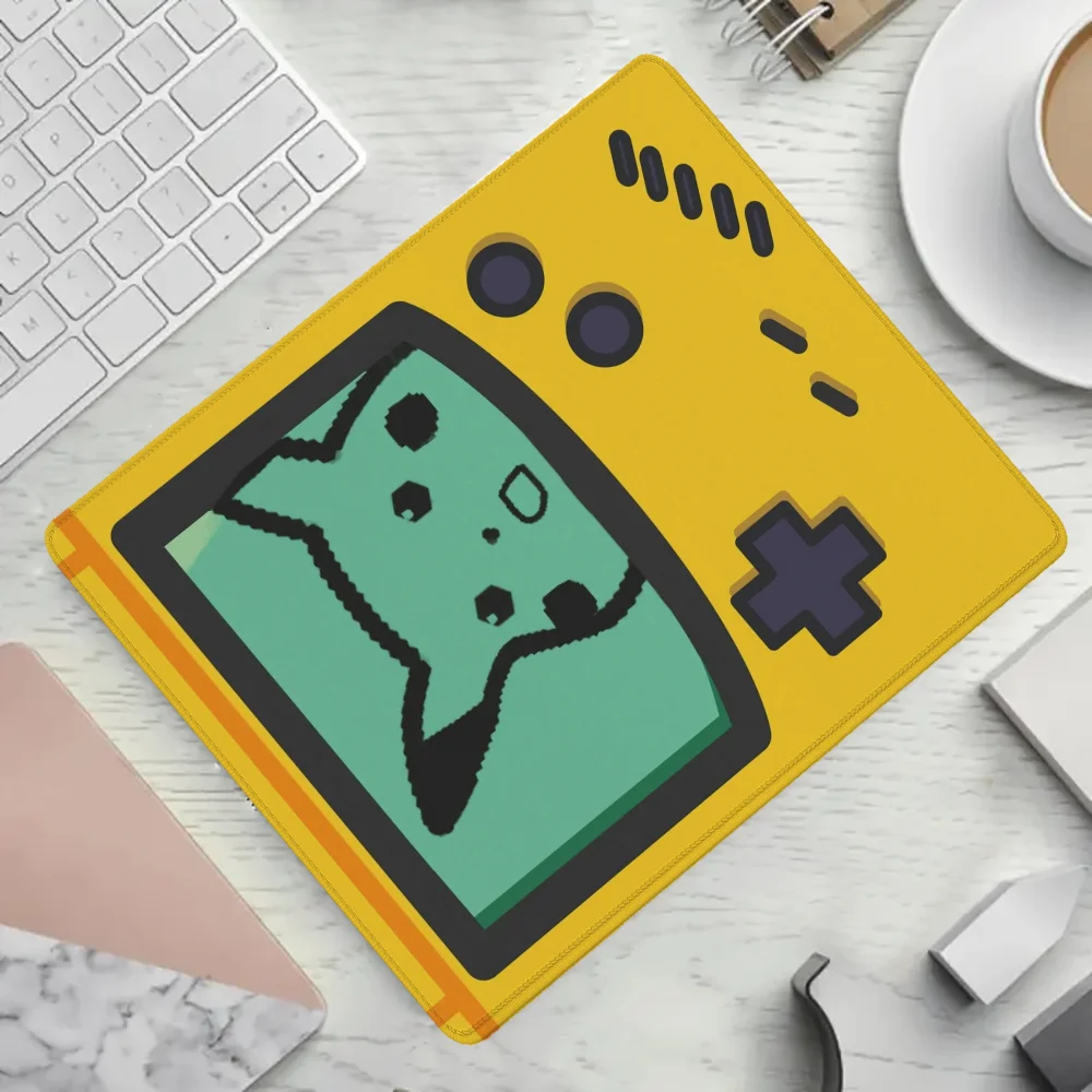 Pikachu petit tapis de souris société Kawaii mignon p-pokemon tapis de souris Anime anti-dérapant Pc Gamer fille tapis d'ordinateur en caoutchouc sur bord bureau