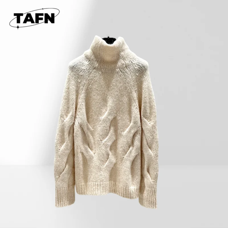 

Trendy Solid Color Knit Sweater for Men, Cozy and Fashionable for Winter Perfect for Any Casual Winter Look AJ1513