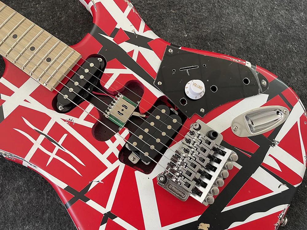 

2026 новая гитара с звукоснимателем Tremolo Leaning Bridge, длинной головкой Banada, черно-белыми полосками, высокое качество